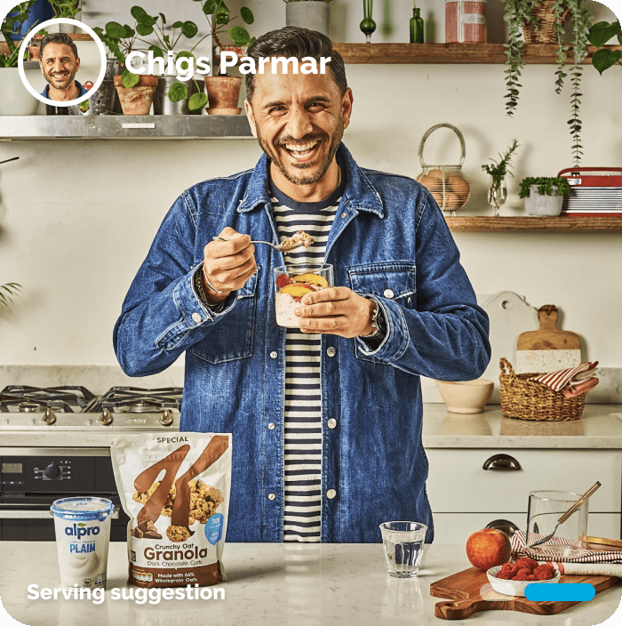 Peach & raspberry breakfast parfait